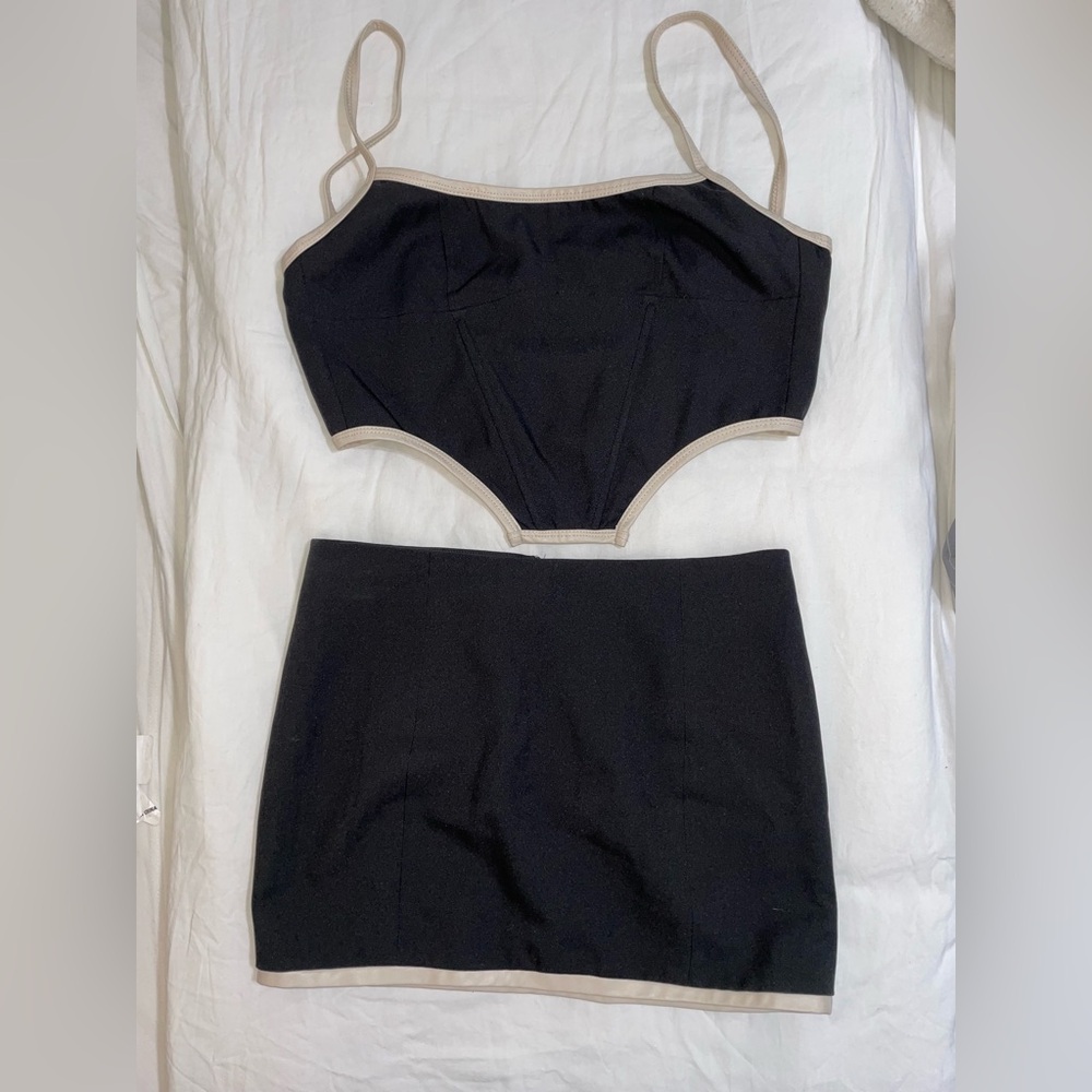 White fox short black set